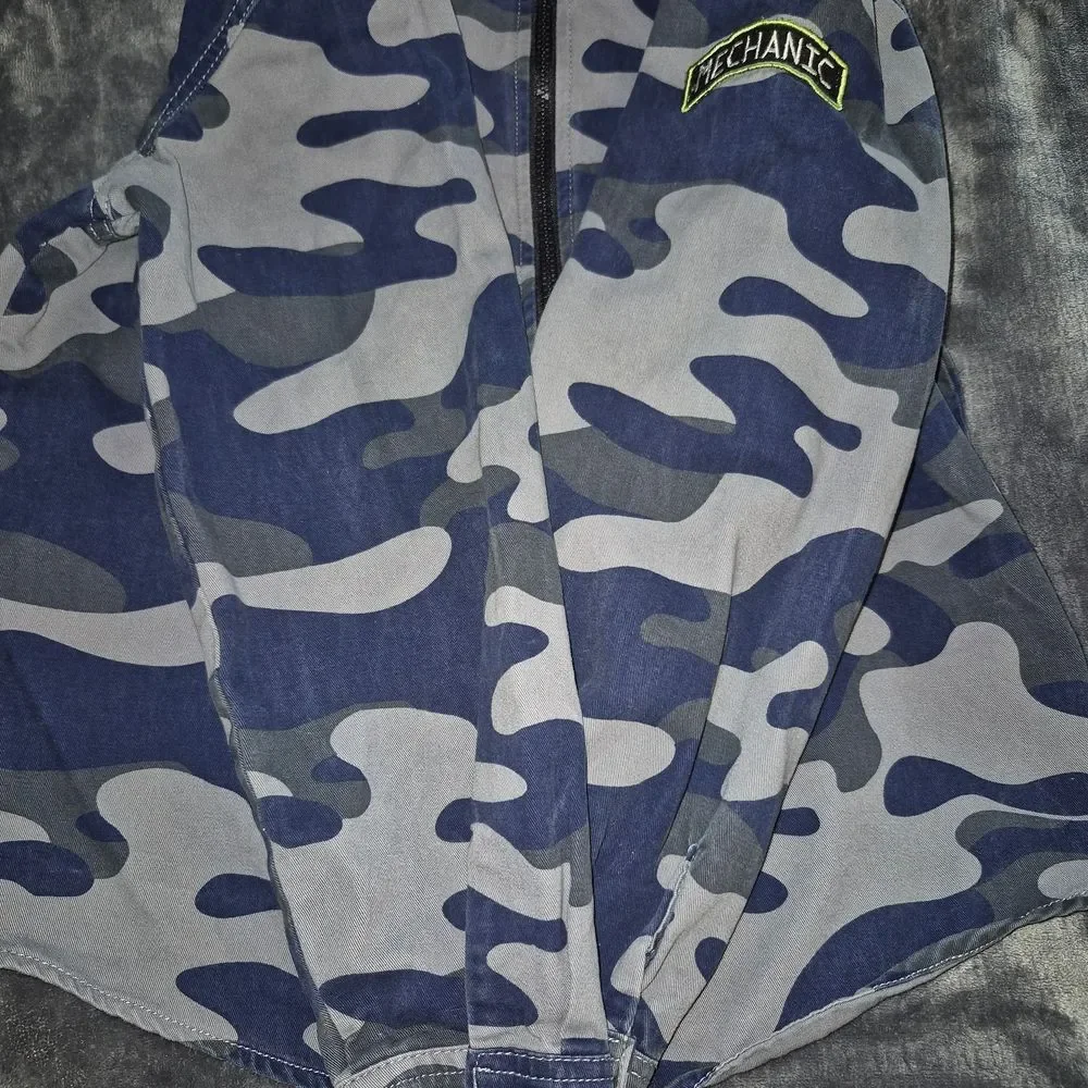 Cool Wonder Nation Boys' Camo Hoodie – Size 10-12 for Future Mechanics!
